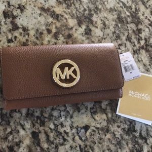 BNWT!! Michael Kors Fulton Leather Wallet